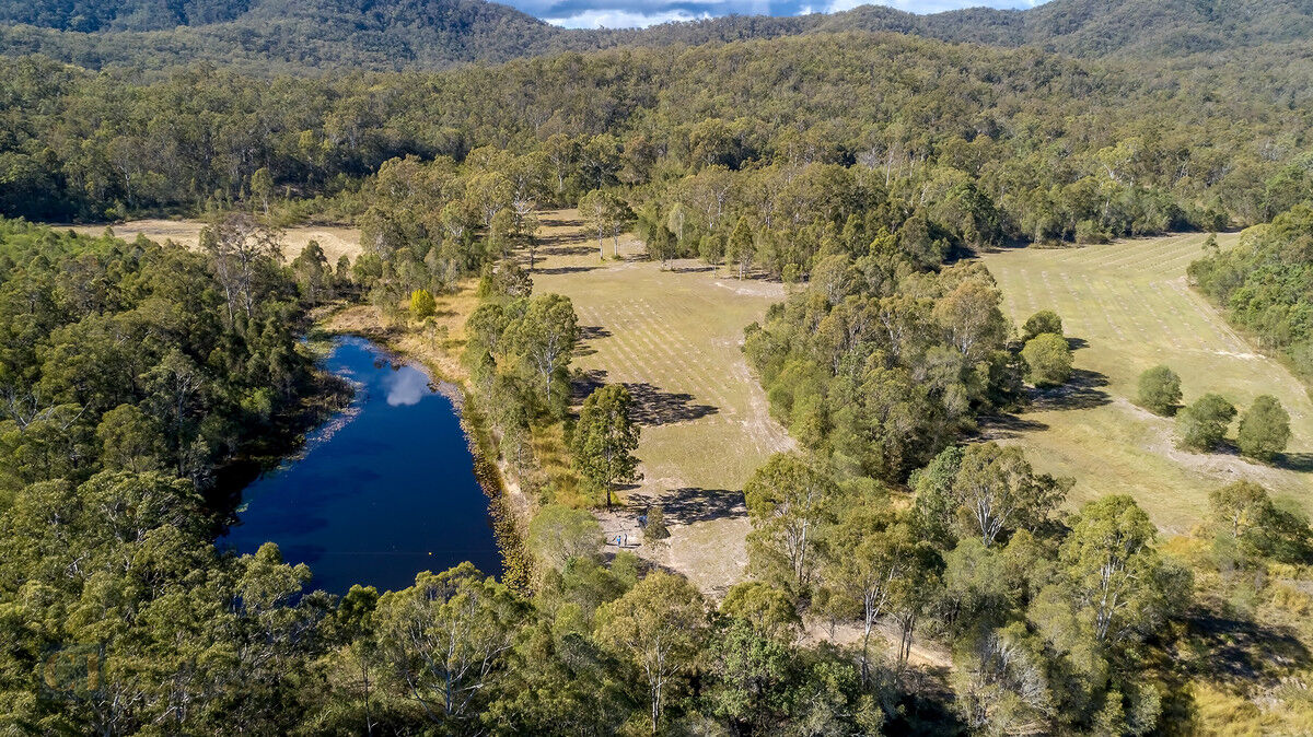 91.3 ha / 225 acres of absolute privacy, adjoining Tamborine National Park