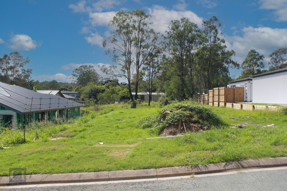 610m2 vacant lot in Beaudesert - walking distance to schools and shops.