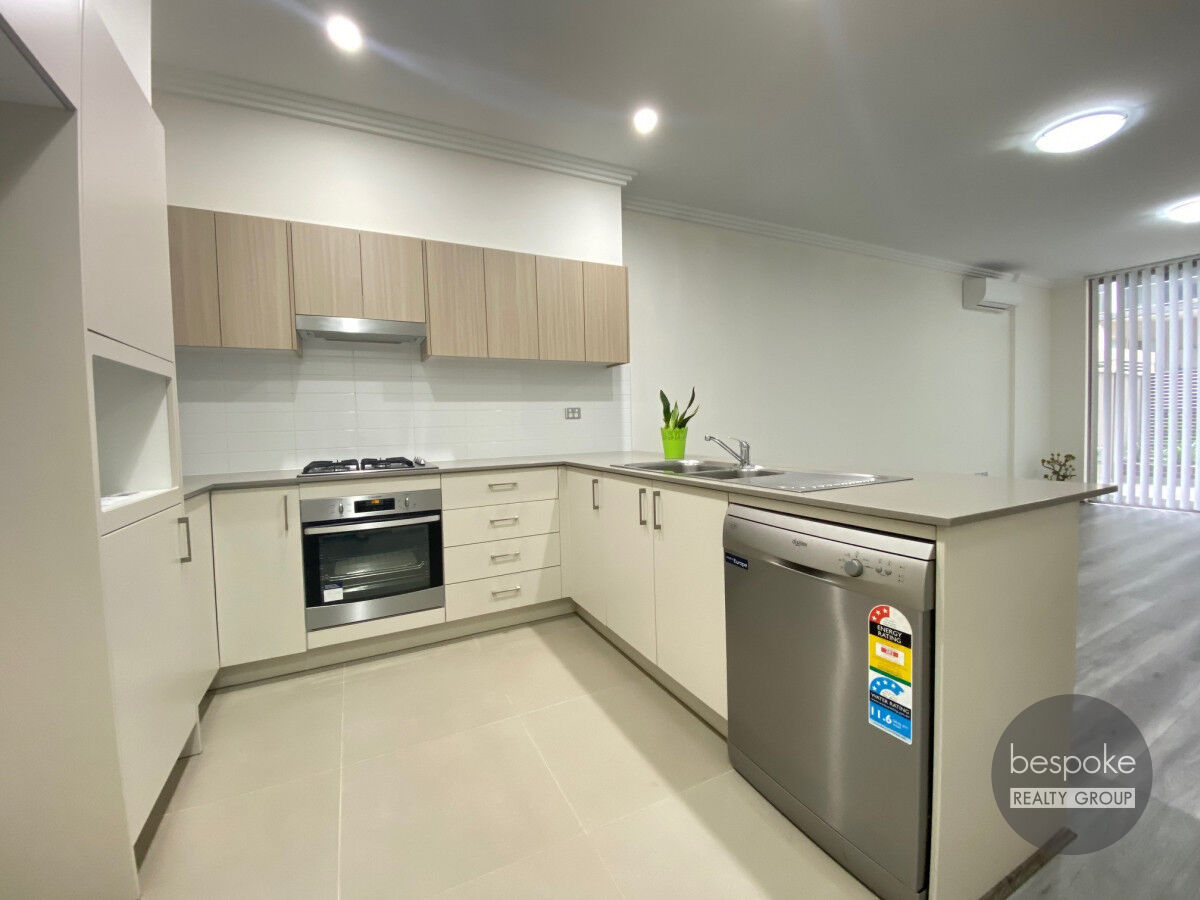 Freshly Painted Luxury Apartment Close to Nepean Hospital