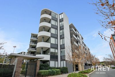 Luxury Two Bedroom Apartment - Airey Real Estate