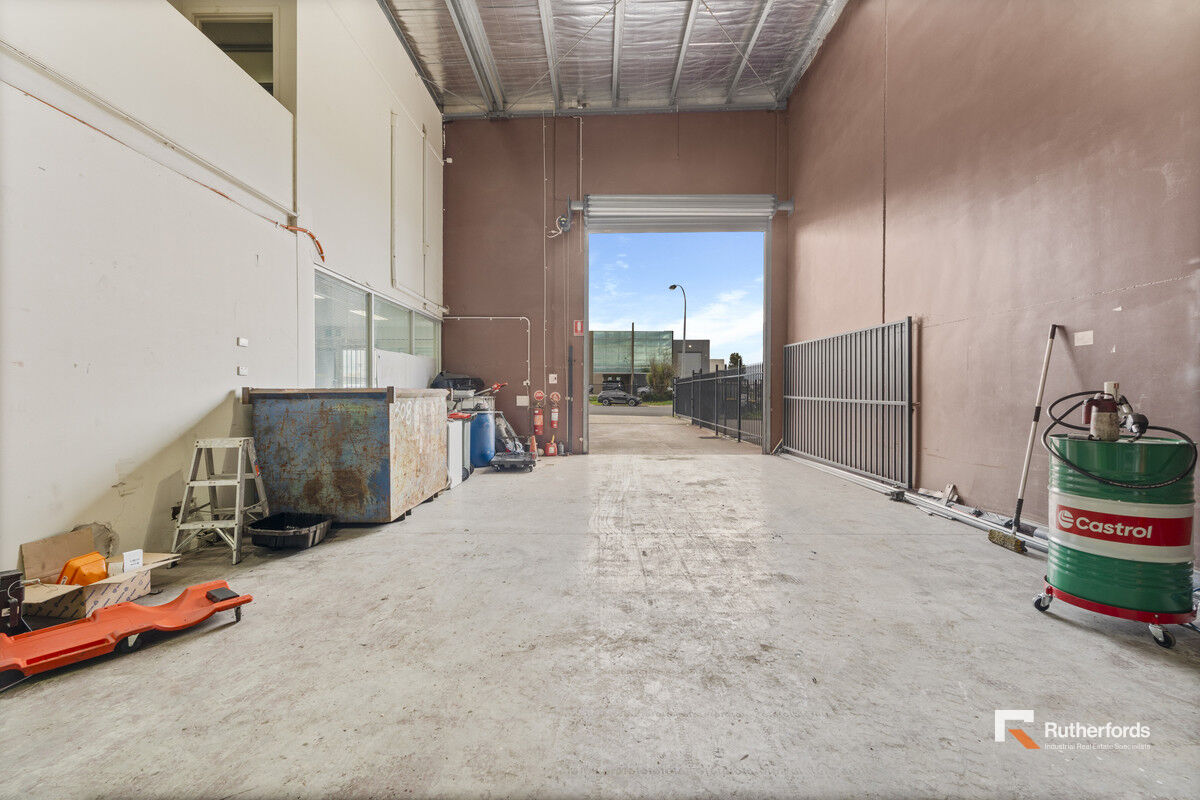 8 Lawn Court, Craigieburn For Sale by Rutherfords Real Estate - image 4