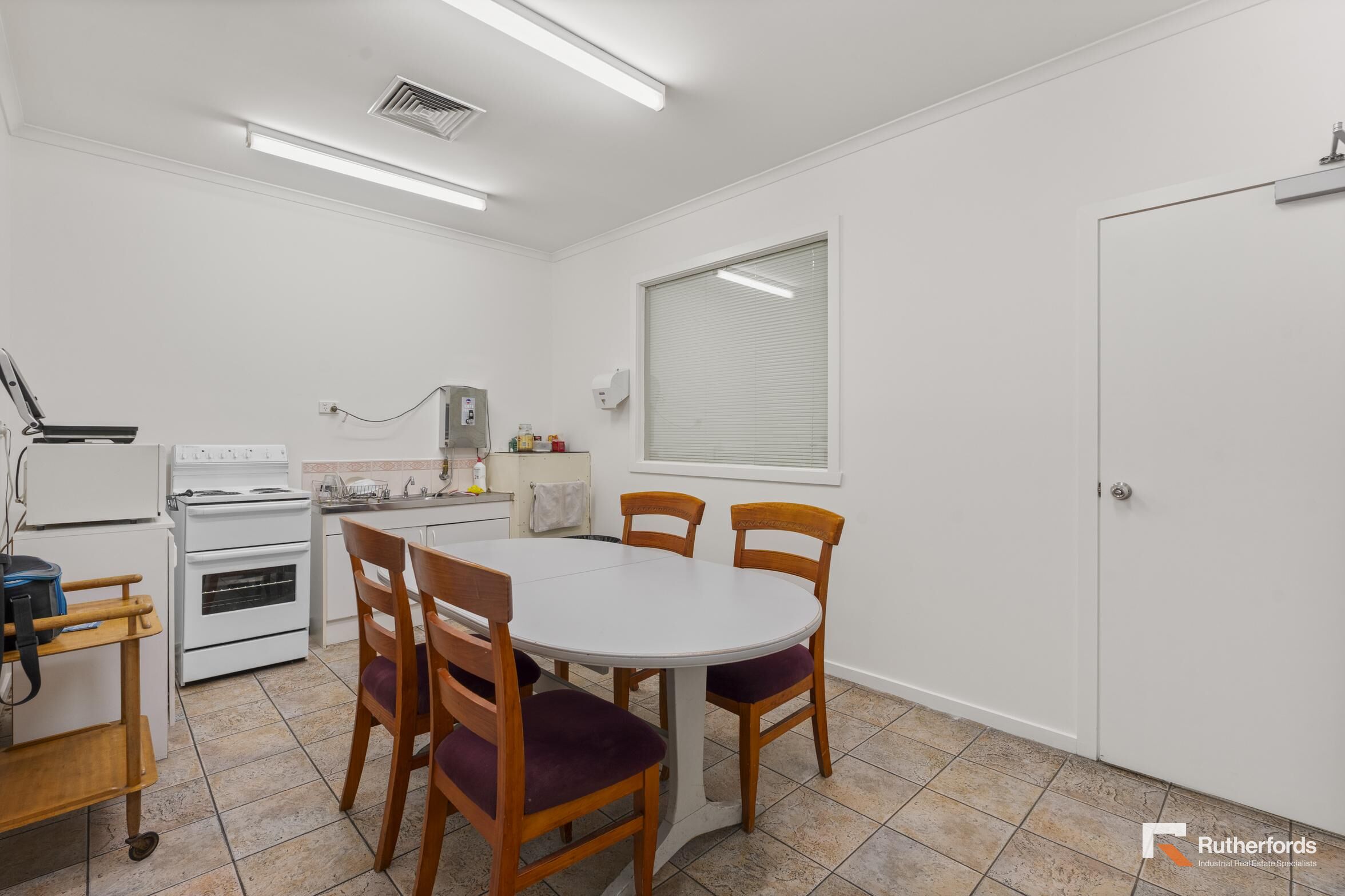 178-180 Holt Parade, Thomastown For Sale by Rutherfords Real Estate - image 11