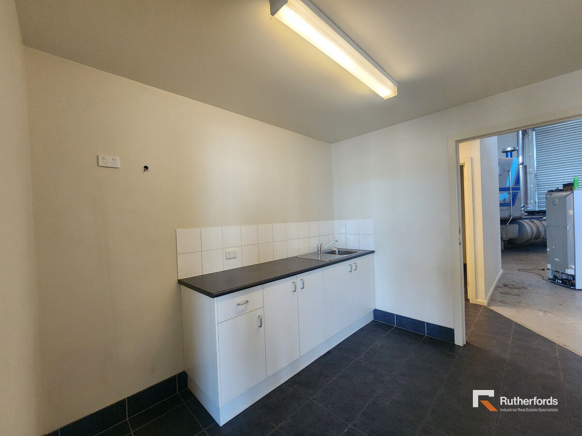 18/86-90 Pipe Road, Laverton North Leased by Rutherfords Real Estate - image 4