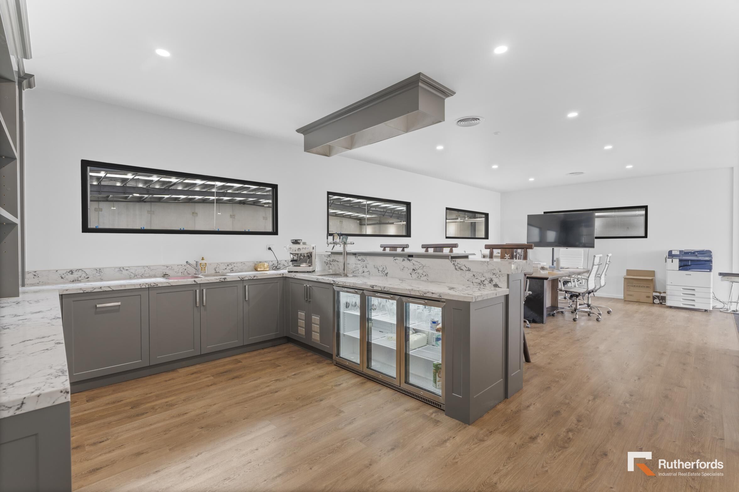 6 Lord Court, Dandenong South Sold by Rutherfords Real Estate - image 4