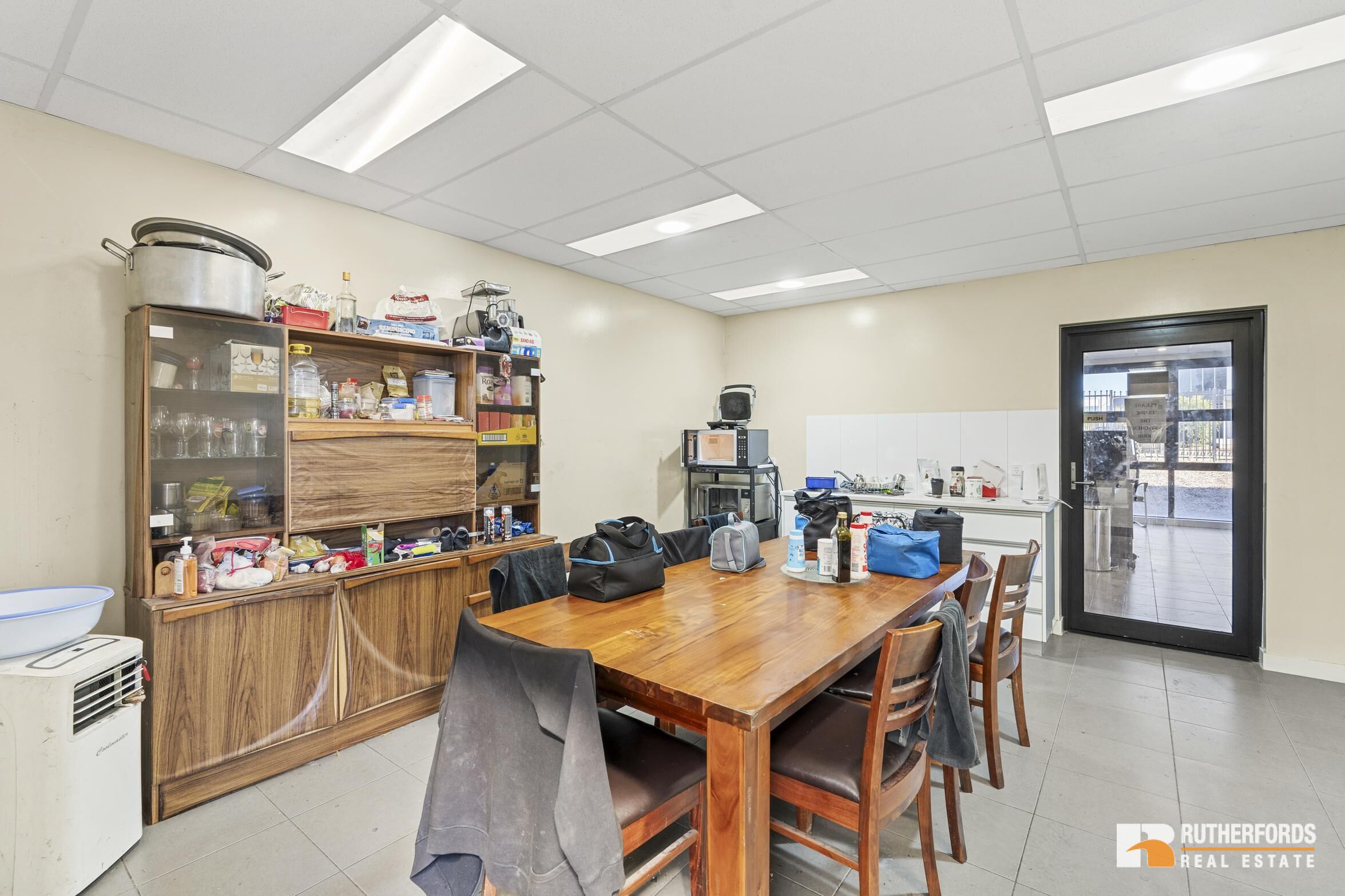 100 Castro Way, Derrimut For Sale by Rutherfords Real Estate - image 4