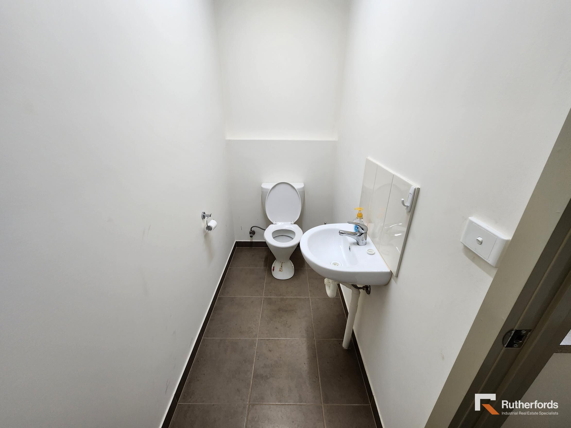7 Pelmet Crescent, Thomastown Leased by Rutherfords Real Estate - image 8