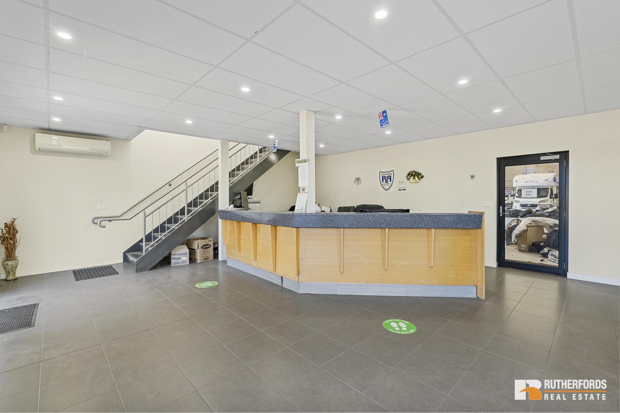 100 Castro Way, Derrimut For Sale by Rutherfords Real Estate - image 3