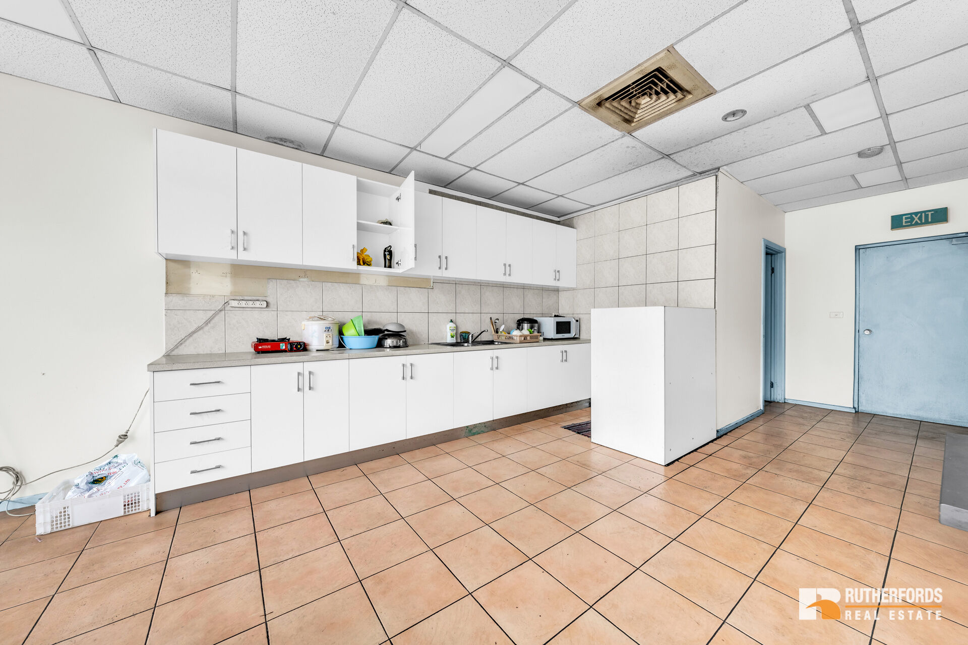 5 Oban Court, Laverton North Leased by Rutherfords Real Estate - image 8