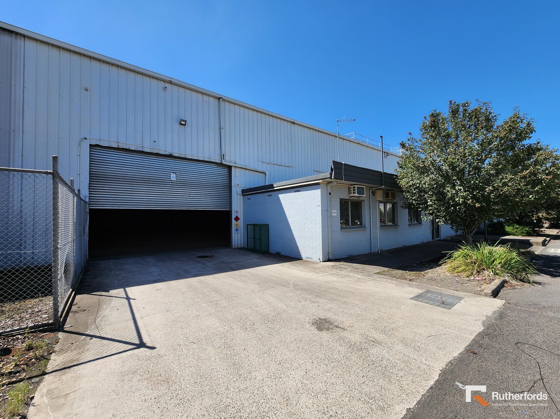 4/2 Tube Street, Sunshine North For Lease by Rutherfords Real Estate - image 9
