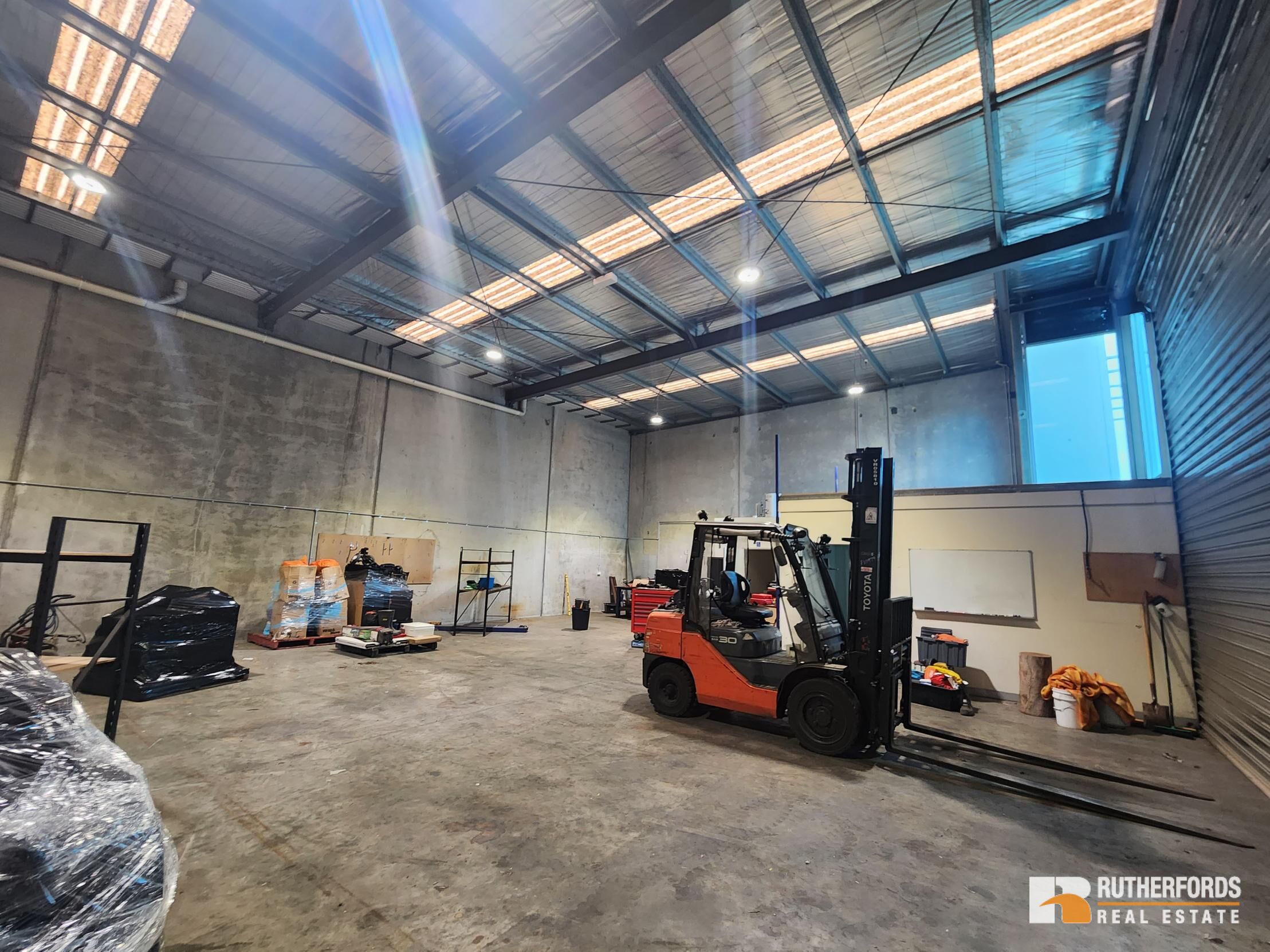 2/121 Pipe Road, Laverton North Leased by Rutherfords Real Estate - image 3