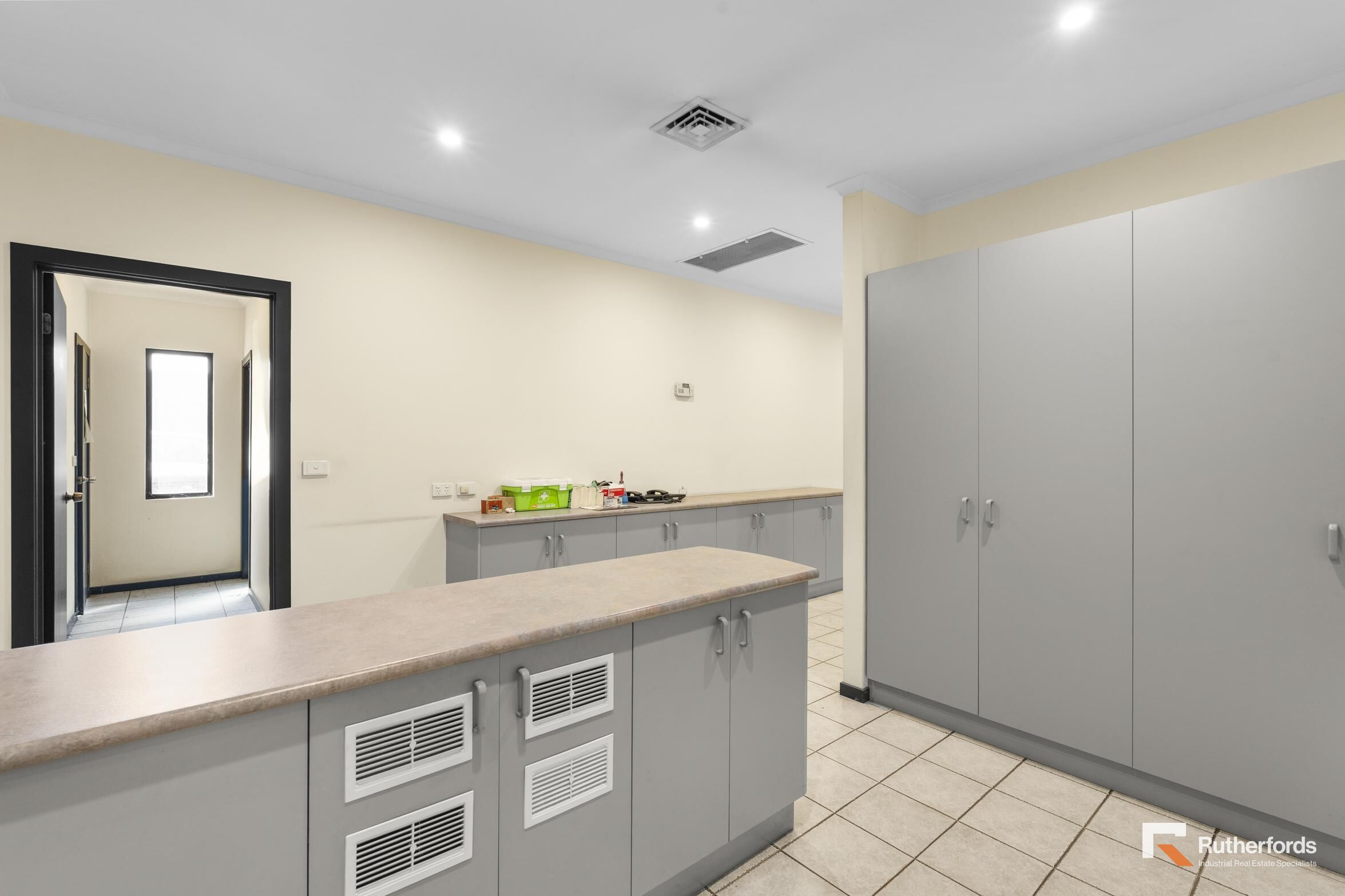 2/1 Thornycroft Street, Campbellfield For Lease by Rutherfords Real Estate - image 13