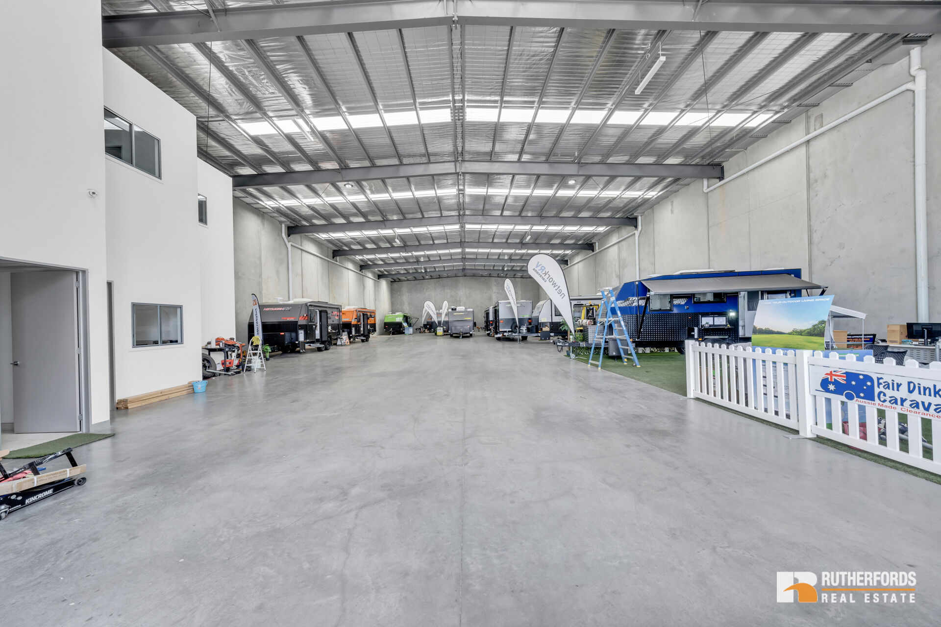 4/185-193 Hume Highway, Somerton Leased by Rutherfords Real Estate - image 2