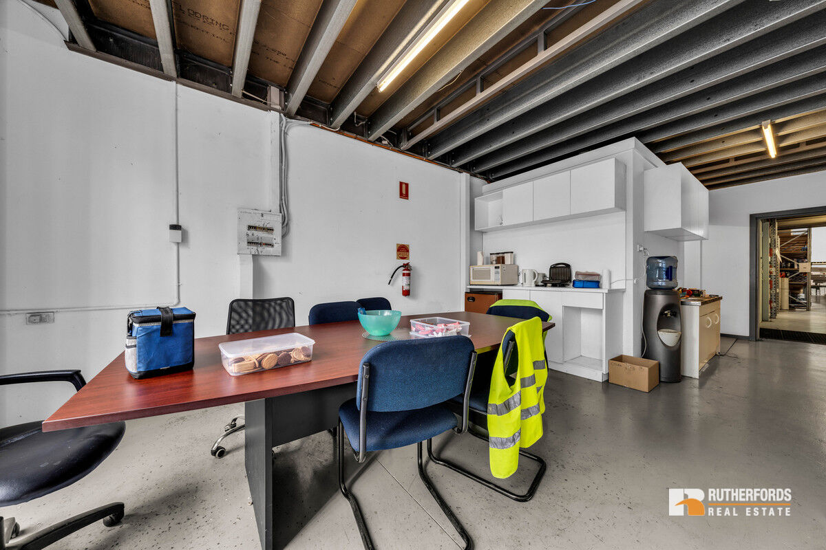 1 & 2/6 Lucknow Crescent, Thomastown Leased by Rutherfords Real Estate - image 8