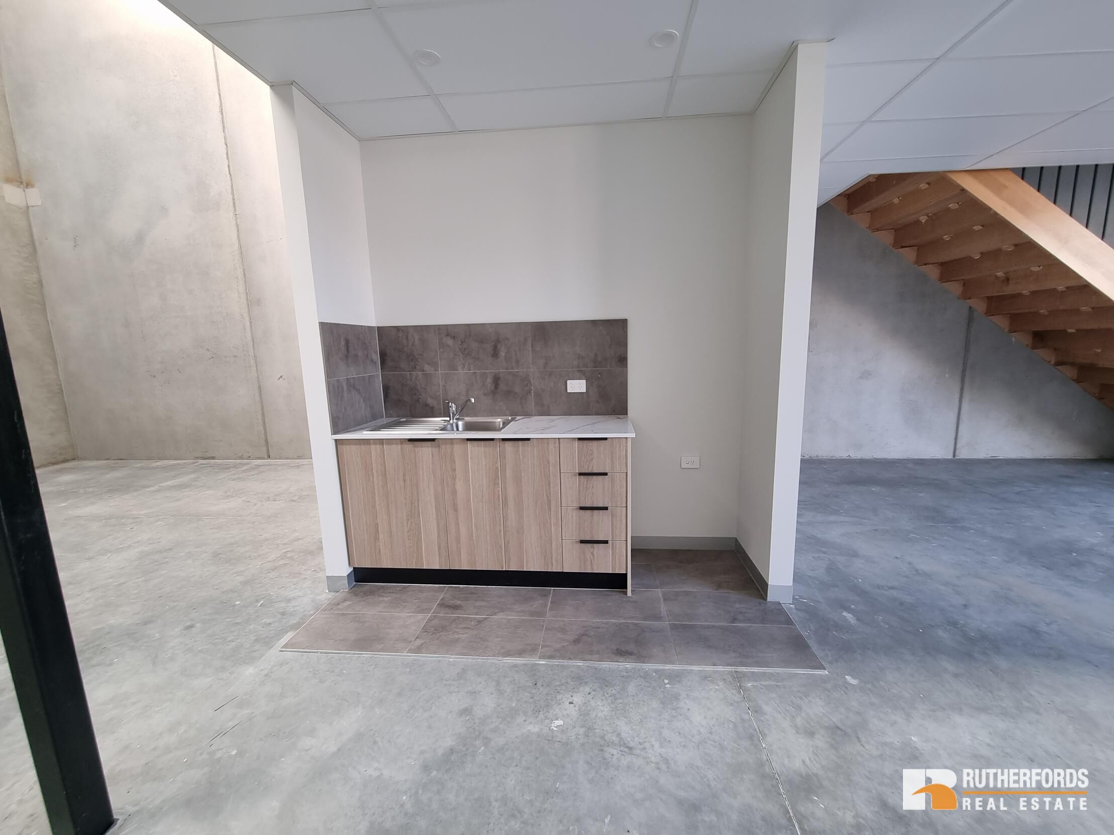 11/81 Cooper Street, Campbellfield Leased by Rutherfords Real Estate - image 3