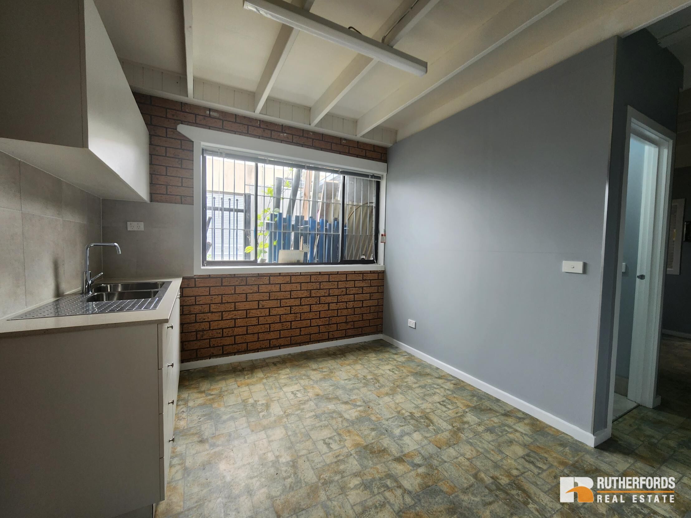 118 Munro Avenue, Sunshine North Leased by Rutherfords Real Estate - image 5