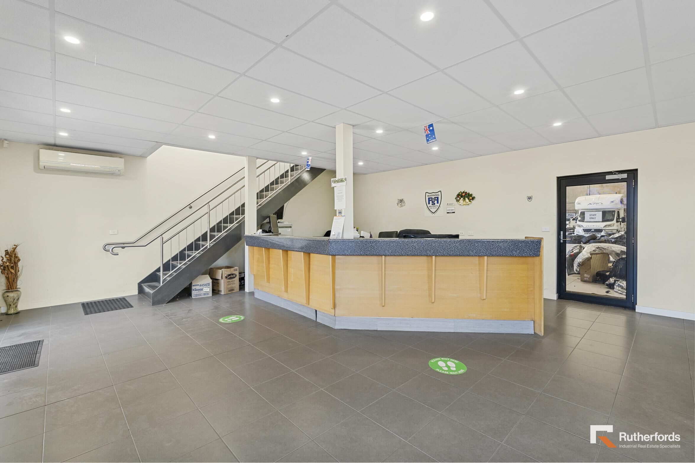 100 Castro Way, Derrimut For Sale by Rutherfords Real Estate - image 3