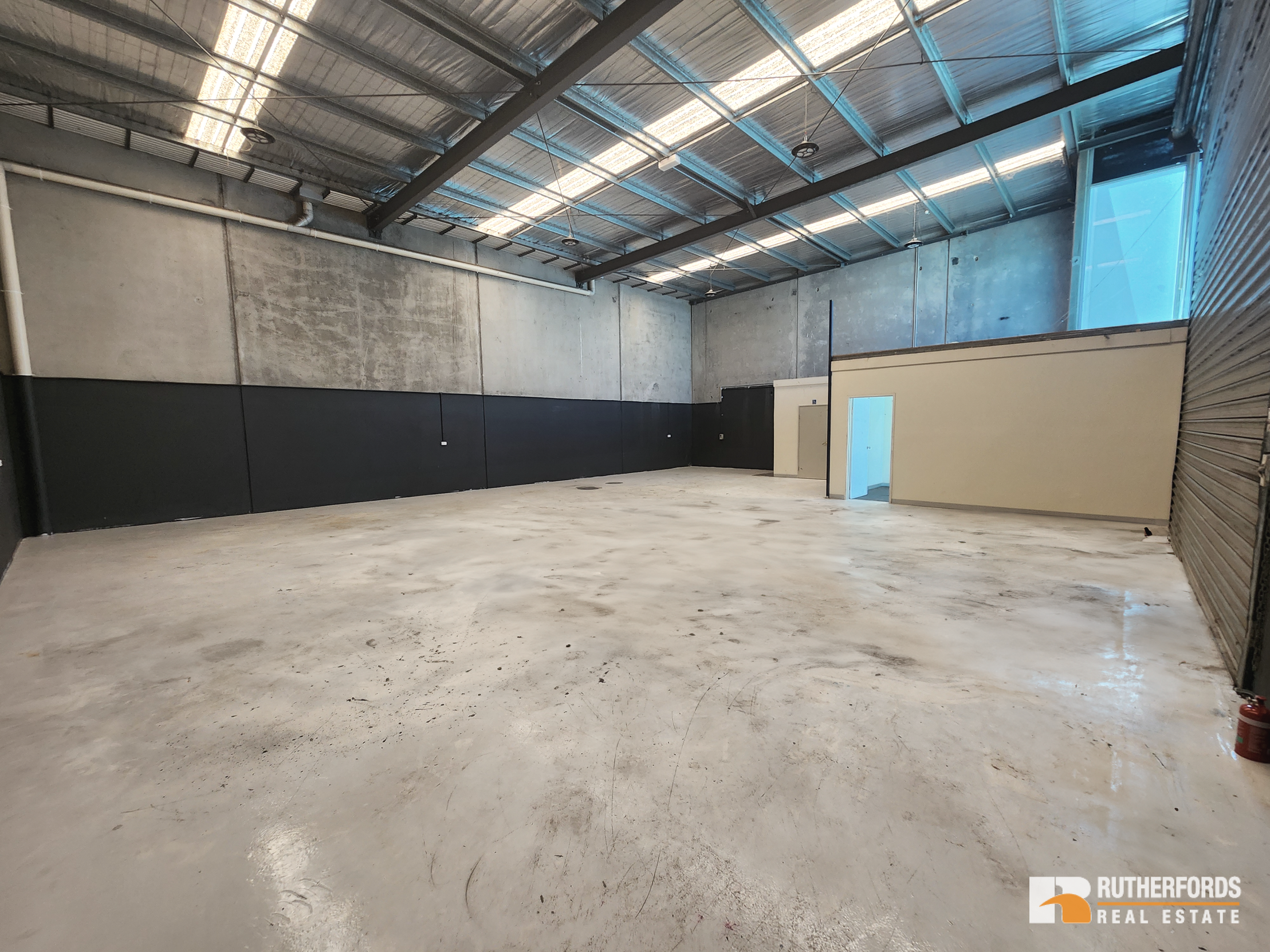2/121 Pipe Road, Laverton North Leased by Rutherfords Real Estate - image 3