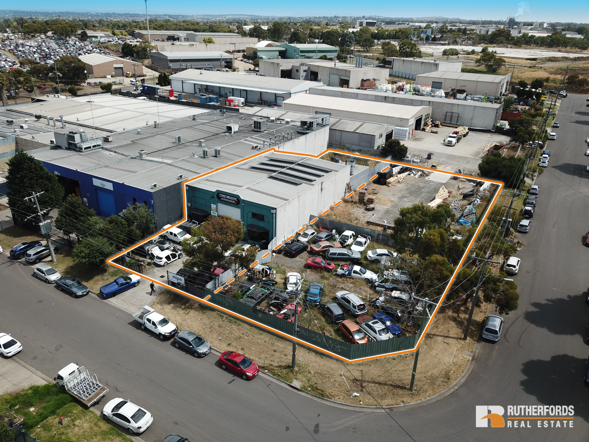 7 & 9 Lisa Place, Coolaroo For Sale by Rutherfords Real Estate - image 2