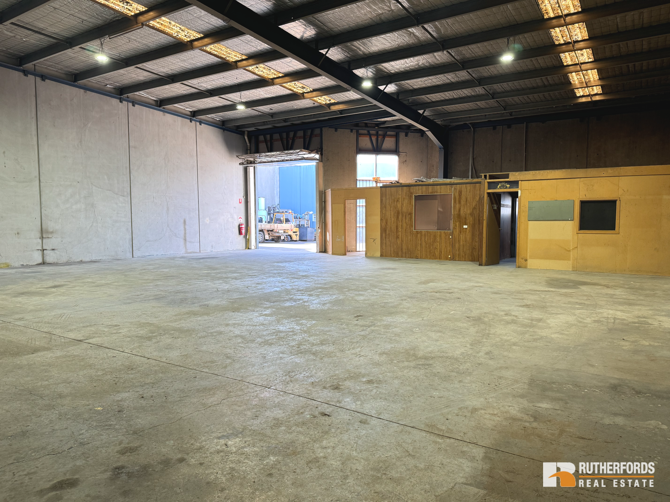 8/33-35 Commercial Drive, Thomastown Sold by Rutherfords Real Estate - image 2