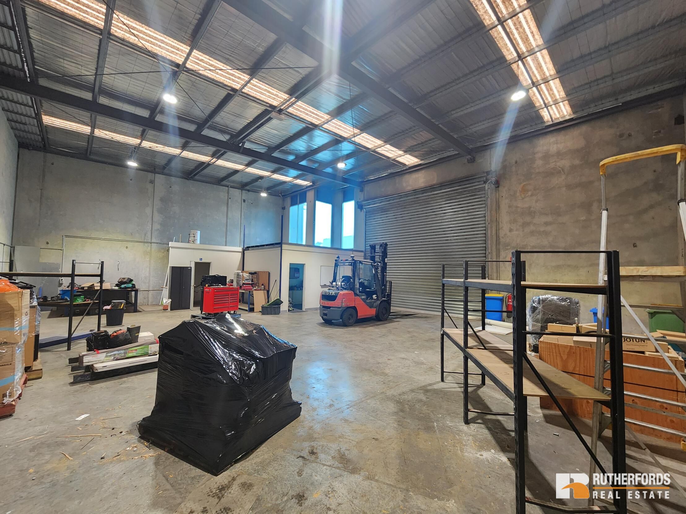 2/121 Pipe Road, Laverton North Leased by Rutherfords Real Estate - image 2