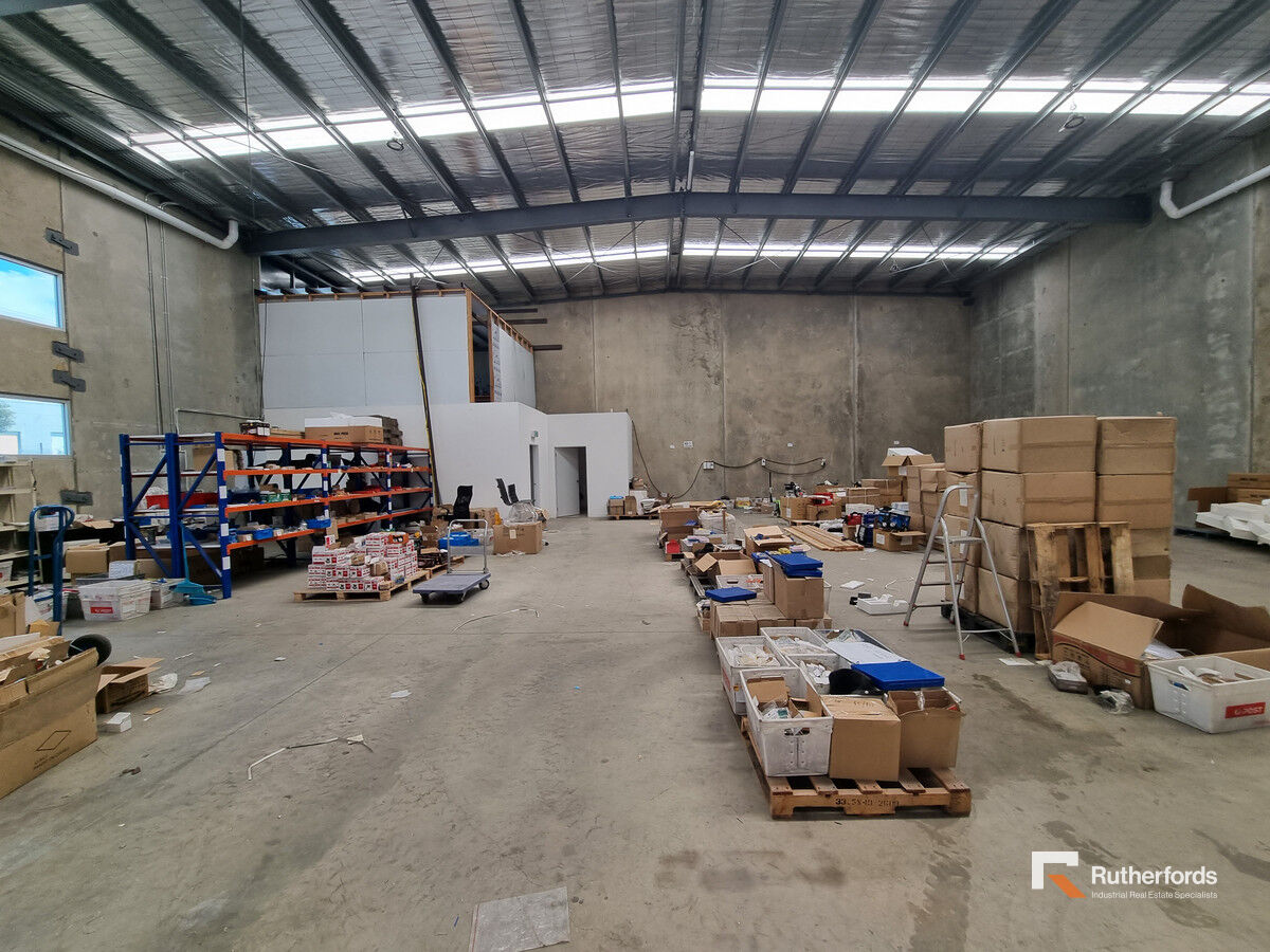 1/33-35 Lara Way, Campbellfield Leased by Rutherfords Real Estate - image 2