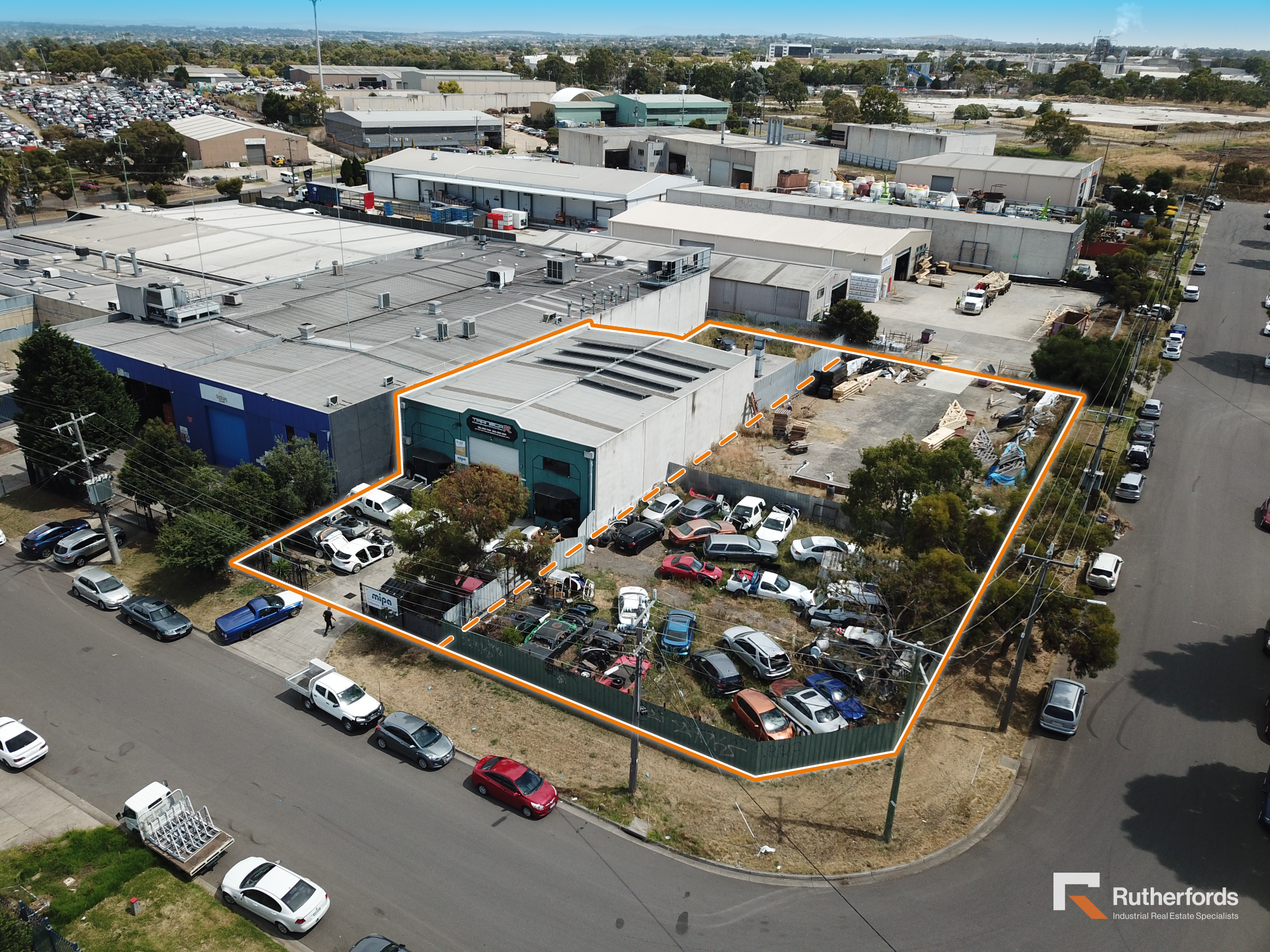 7 & 9 Lisa Place, Coolaroo For Sale by Rutherfords Real Estate - image 2