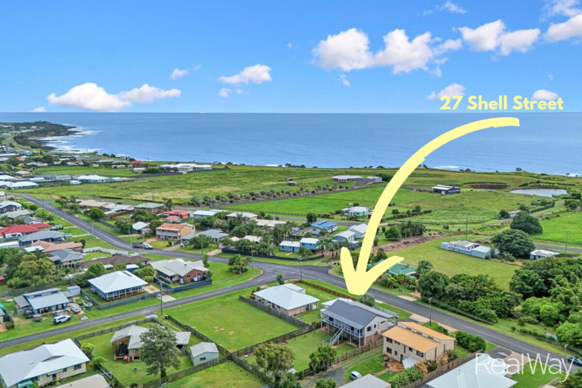 Ocean Views with Dual Living on 1012 sqm block ,5 beds @ Burnett Heads!