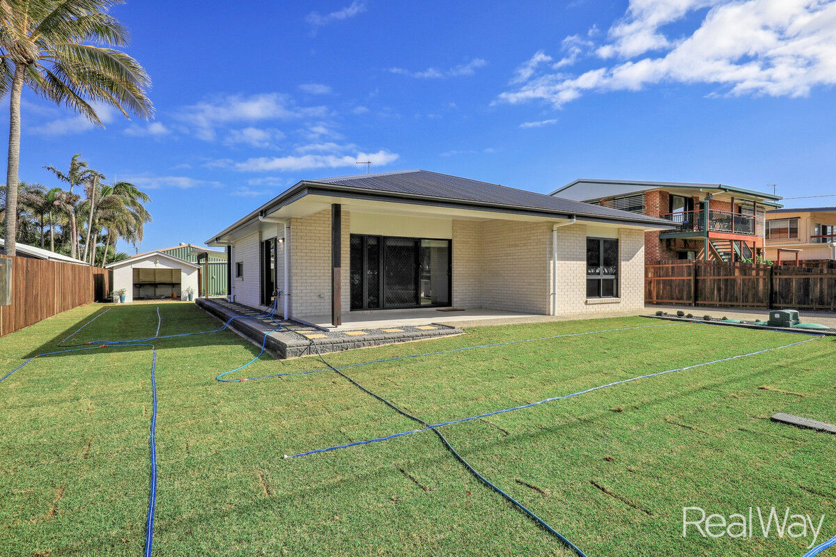  Brand New Home At Elliott Heads!