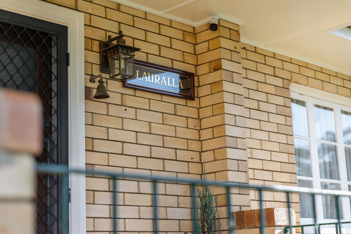 "LAURALLA" RENOVATED GEM - RealWay Toowoomba