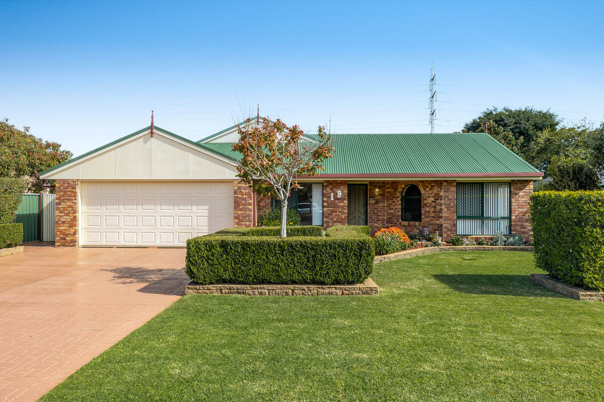 19 Emma Drive, Kearneys Spring QLD 4350, Kearneys Spring - Thumbnail 2