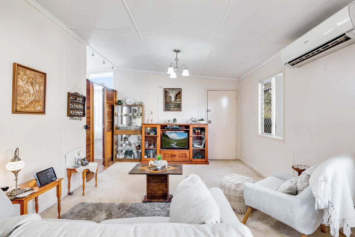 49 Weetwood Street, Newtown QLD 4350, Newtown - Thumbnail 3