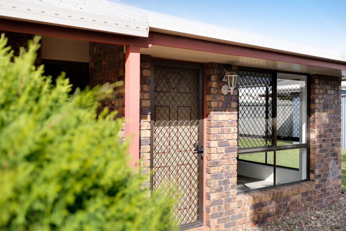 2 / 387 Greenwattle Street, Wilsonton QLD 4350, Wilsonton - Thumbnail 2