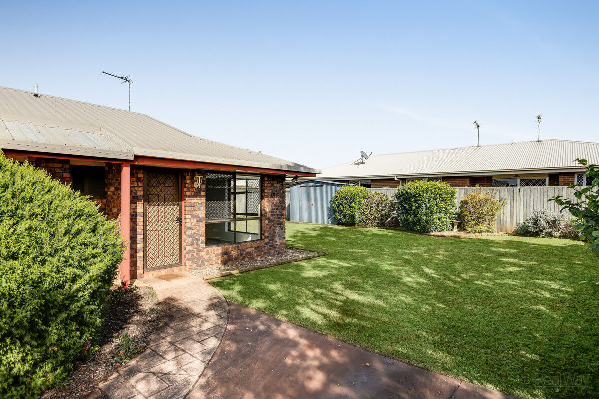 2 / 387 Greenwattle Street, Wilsonton QLD 4350, Wilsonton - Thumbnail 3