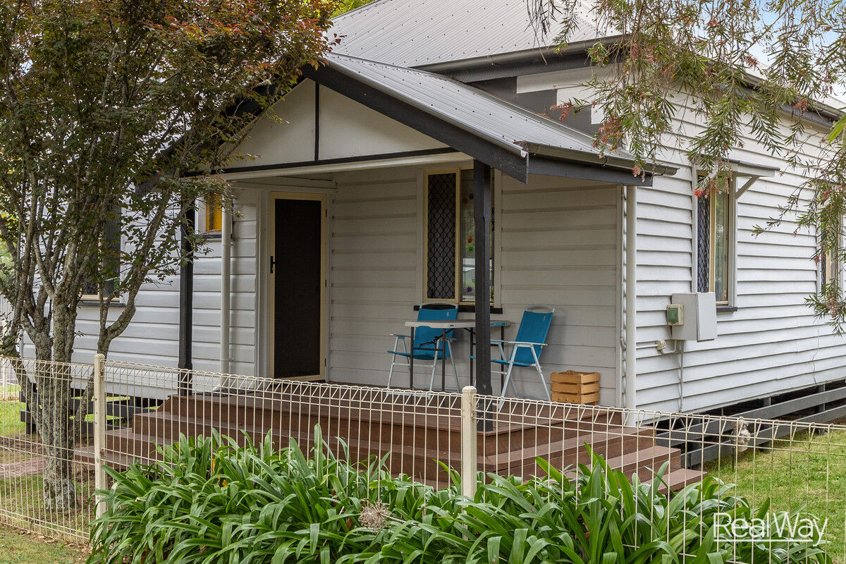 35 Raff Street, Toowoomba City QLD 4350, Toowoomba City - Thumbnail 2