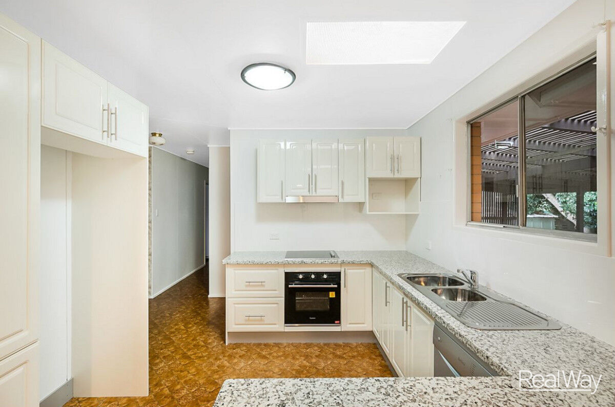 5 Veronica Court, Centenary Heights QLD 4350, Centenary Heights - Thumbnail 4