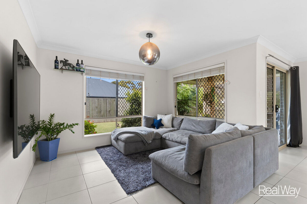 35 Sunset Drive, Glenvale QLD 4350, Glenvale - Thumbnail 2