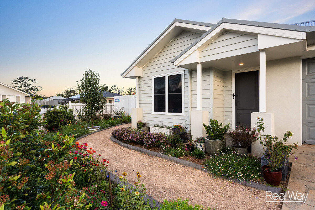 11 Crooke Street, Highfields QLD 4352, Highfields - Thumbnail 2