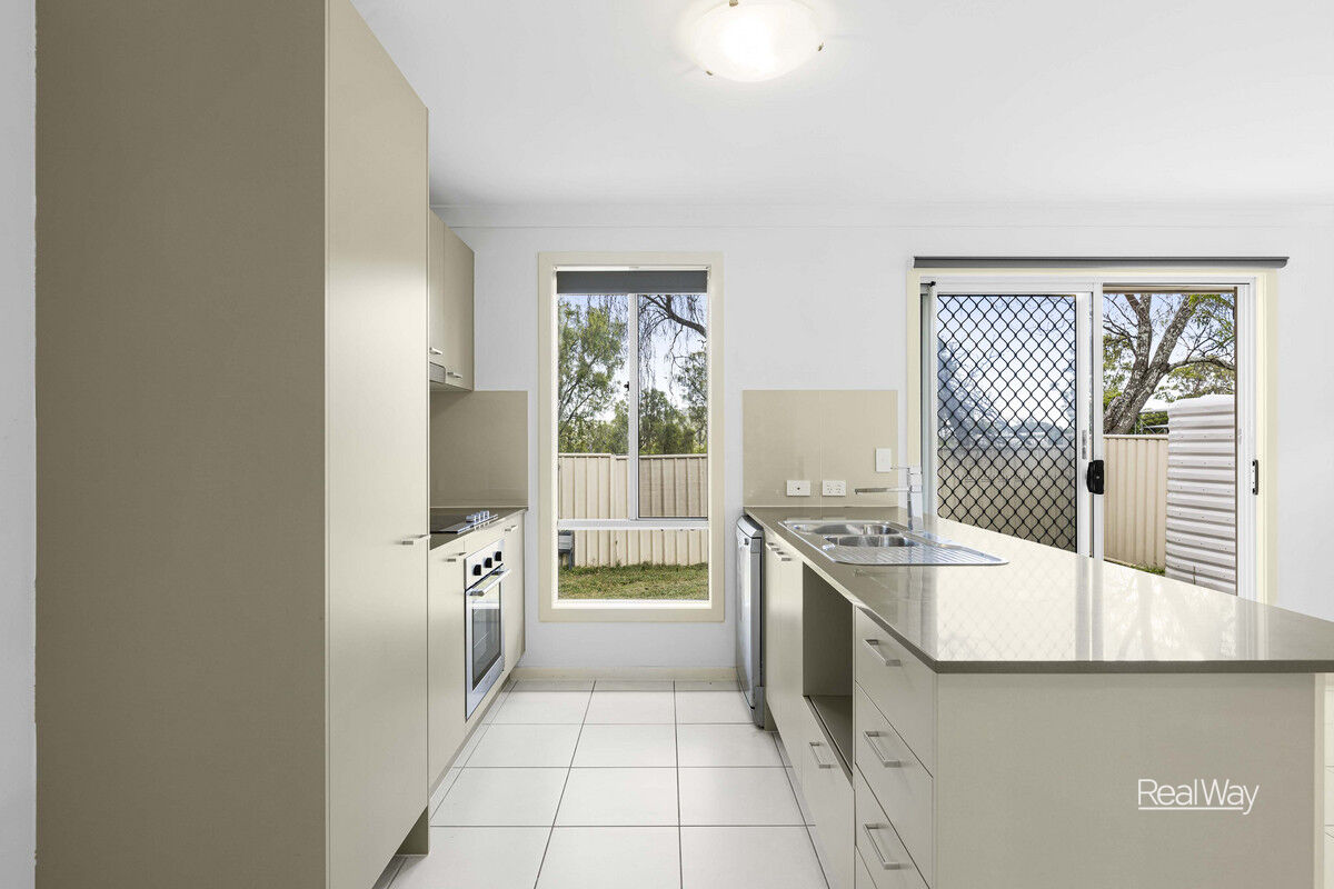 28 Minnett Street, Glenvale QLD 4350, Glenvale - Thumbnail 2