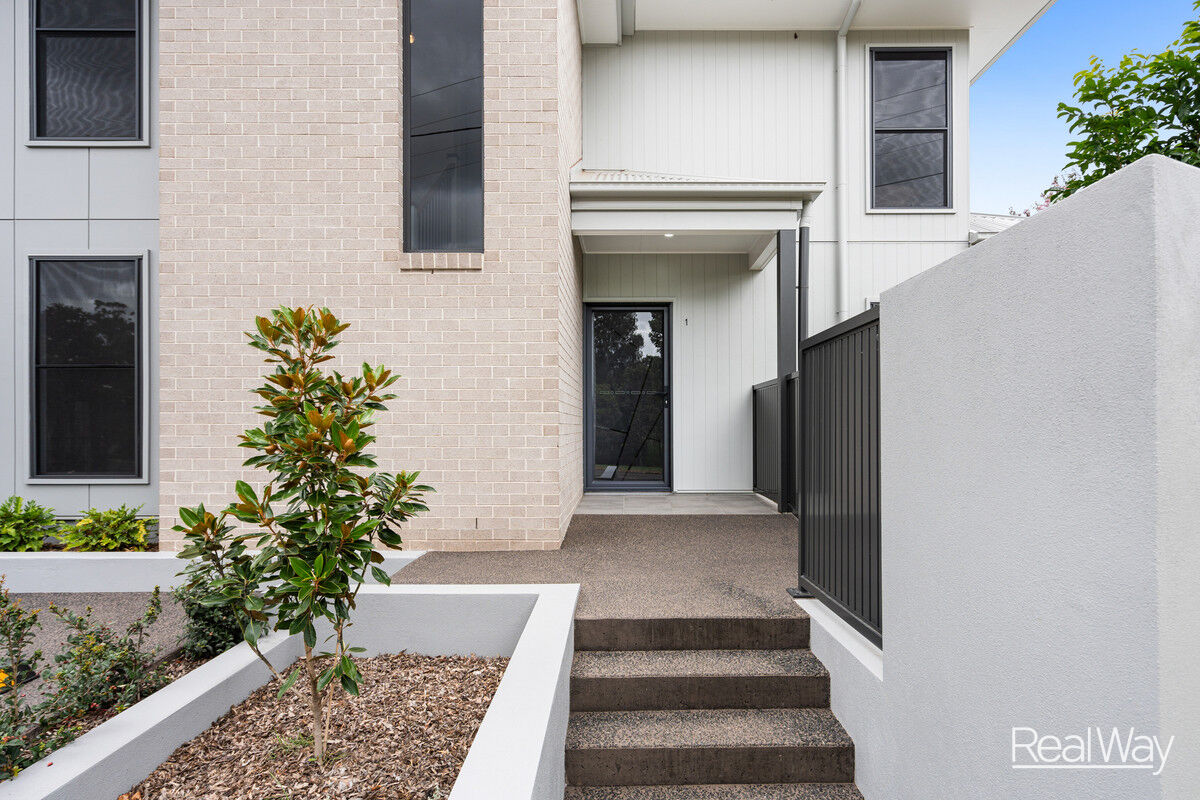 1 / 221 Mackenzie Street, Centenary Heights QLD 4350, Centenary Heights - Thumbnail 2