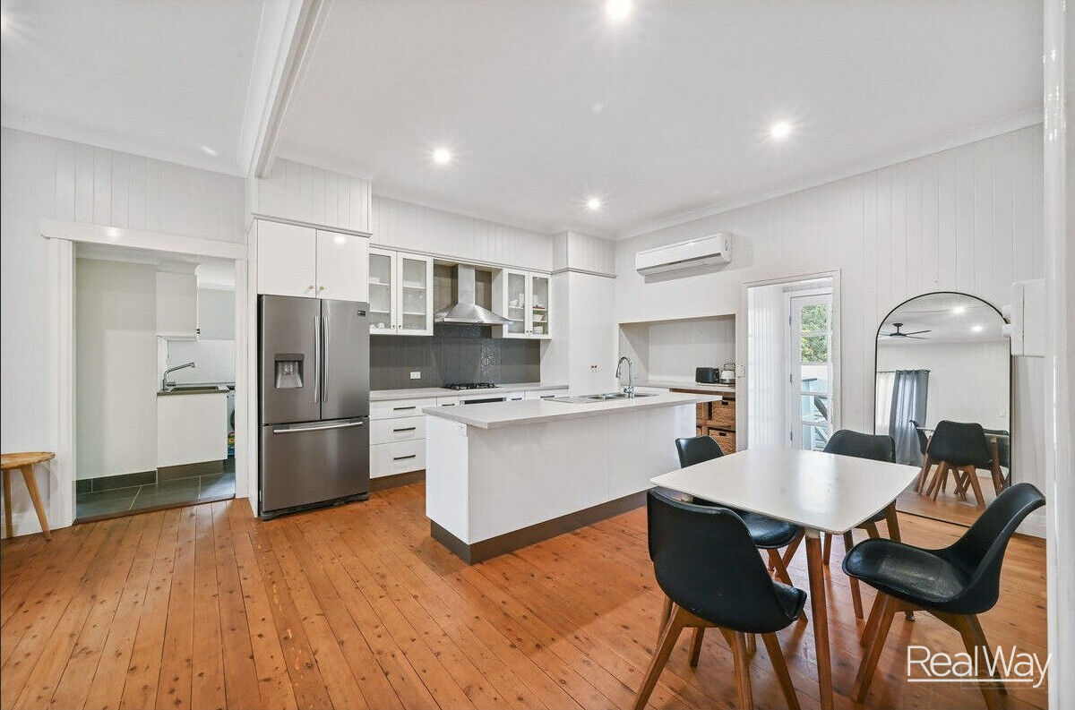 107 Perth Street, South Toowoomba QLD 4350, South Toowoomba - Thumbnail 3