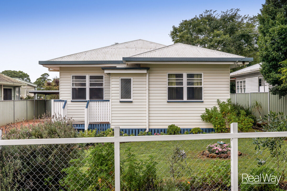 20 Fourth Avenue, Harristown QLD 4350, Harristown - Thumbnail 3