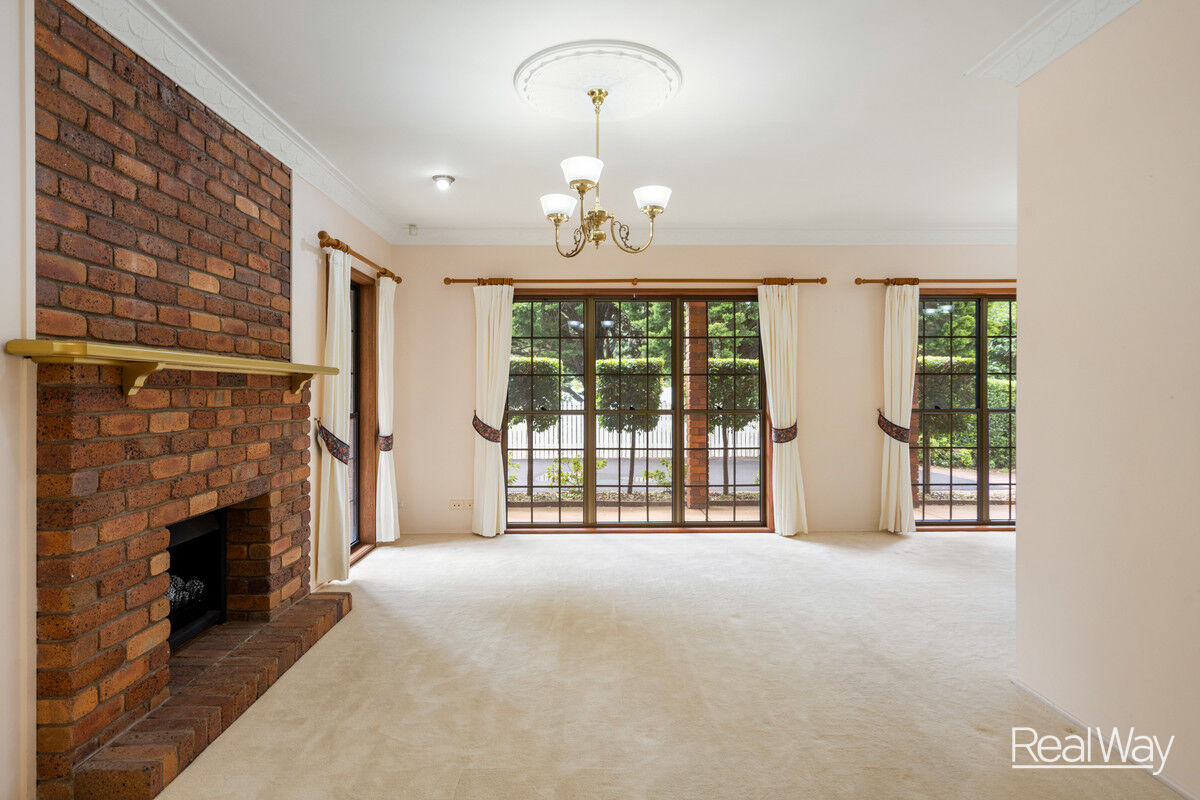 4 Golf Course Drive, Middle Ridge QLD 4350, Middle Ridge - Thumbnail 5