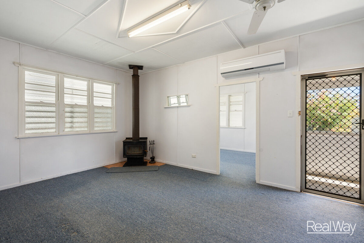 4 McWaters Street, North Toowoomba QLD 4350, North Toowoomba - Thumbnail 2
