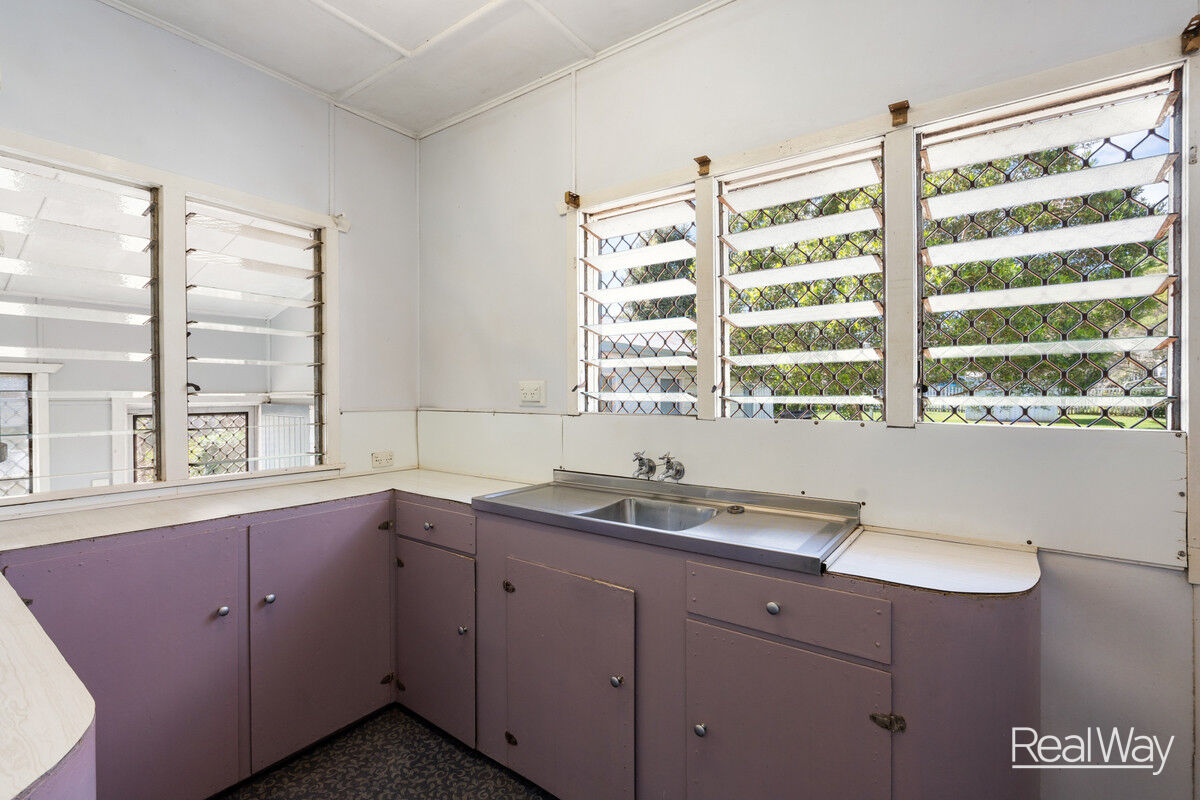 4 McWaters Street, North Toowoomba QLD 4350, North Toowoomba - Thumbnail 7