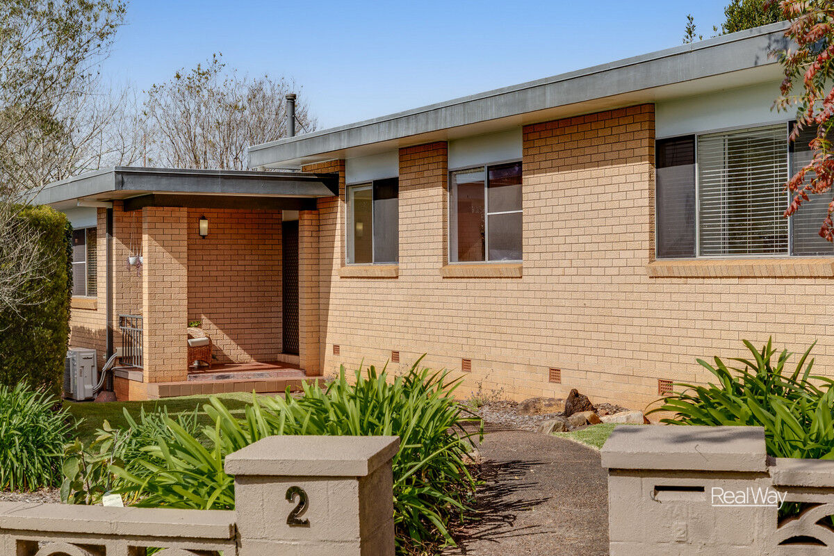 2 Catto Street, Centenary Heights QLD 4350, Centenary Heights - Thumbnail 2