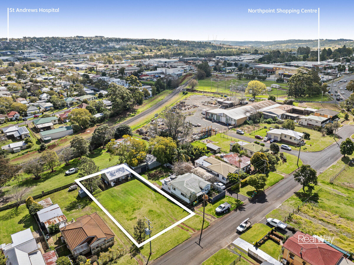 17 Hagan Street, North Toowoomba QLD 4350, North Toowoomba - Thumbnail 4