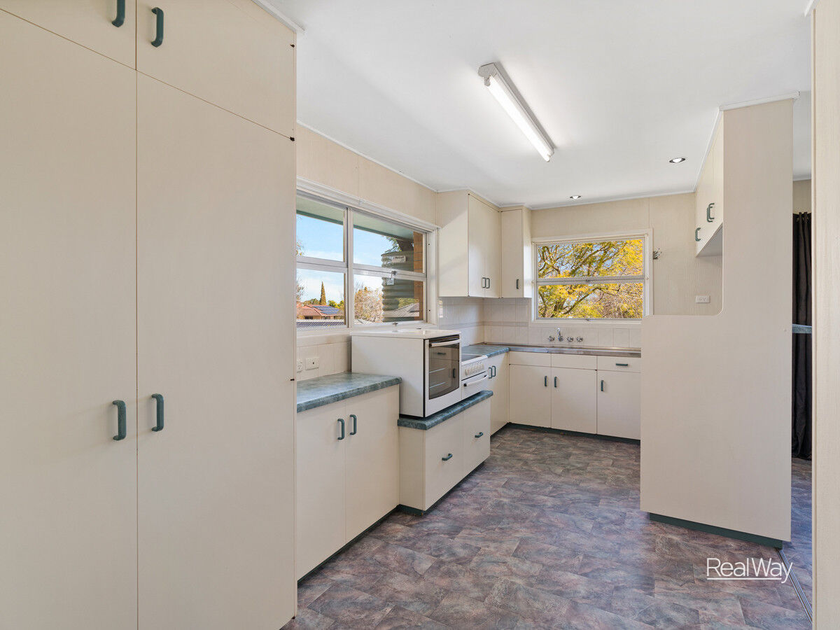 3 Benjamin Street, Mount Lofty QLD 4350, Mount Lofty - Thumbnail 5