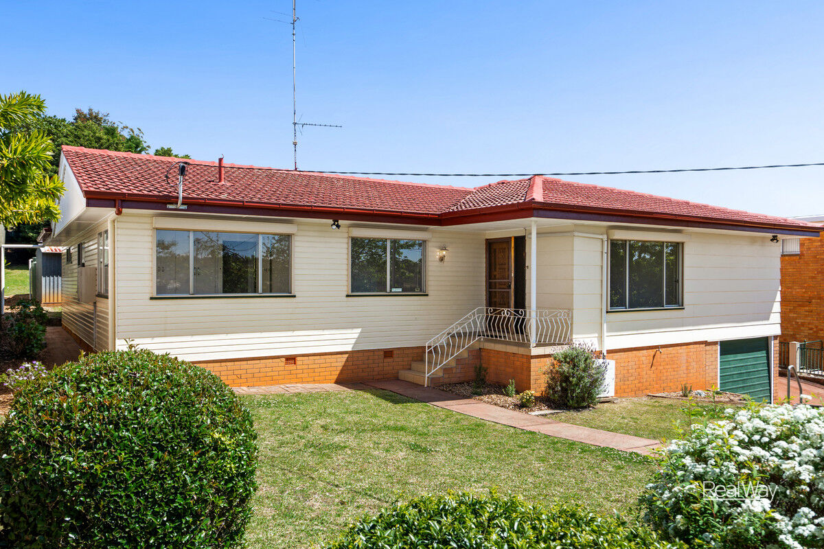 27 Hoey Street, Kearneys Spring QLD 4350, Kearneys Spring - Thumbnail 2