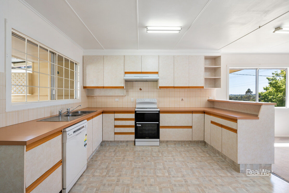 27 Hoey Street, Kearneys Spring QLD 4350, Kearneys Spring - Thumbnail 7