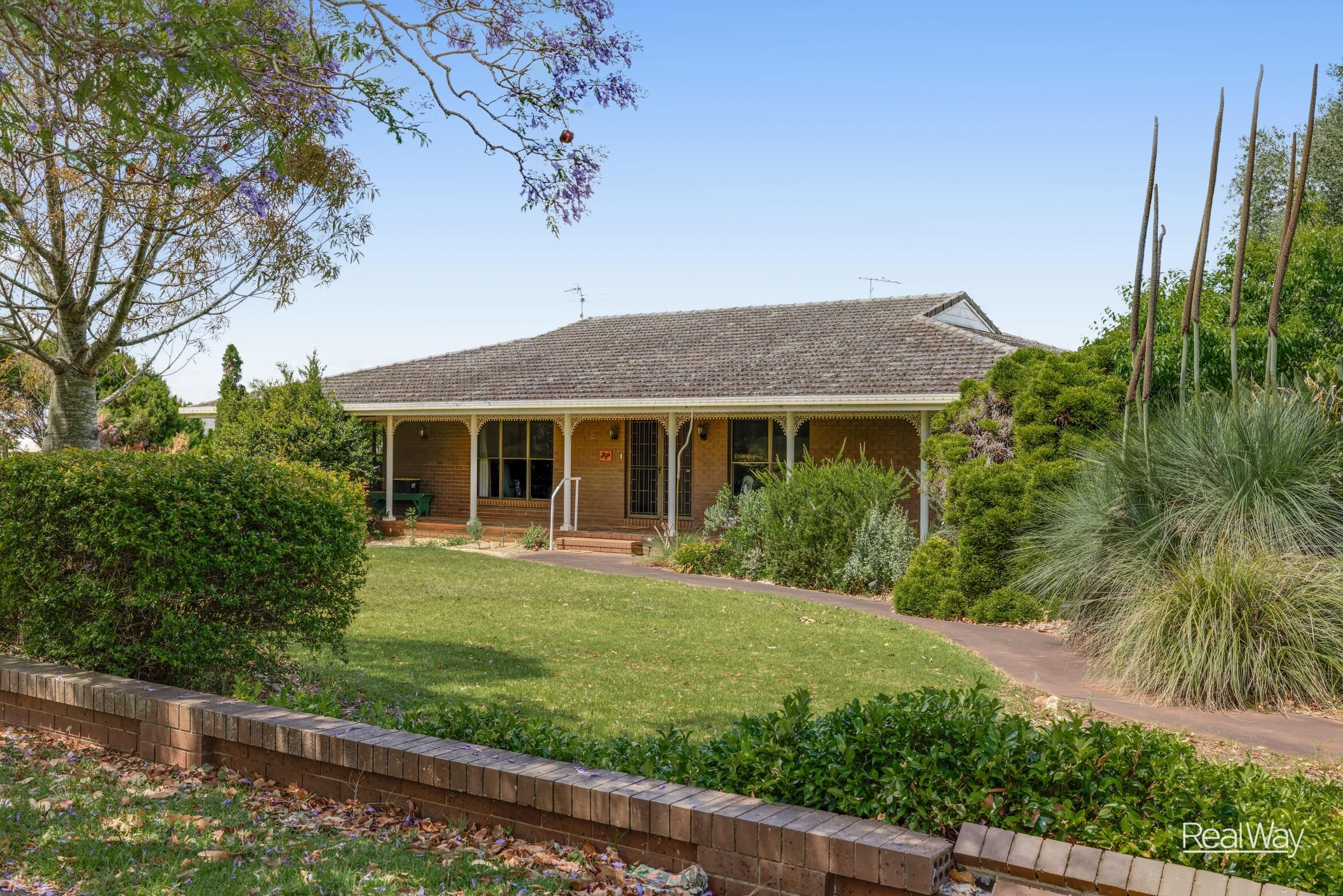 450-452 West Street, Kearneys Spring QLD 4350, Kearneys Spring - Thumbnail 2